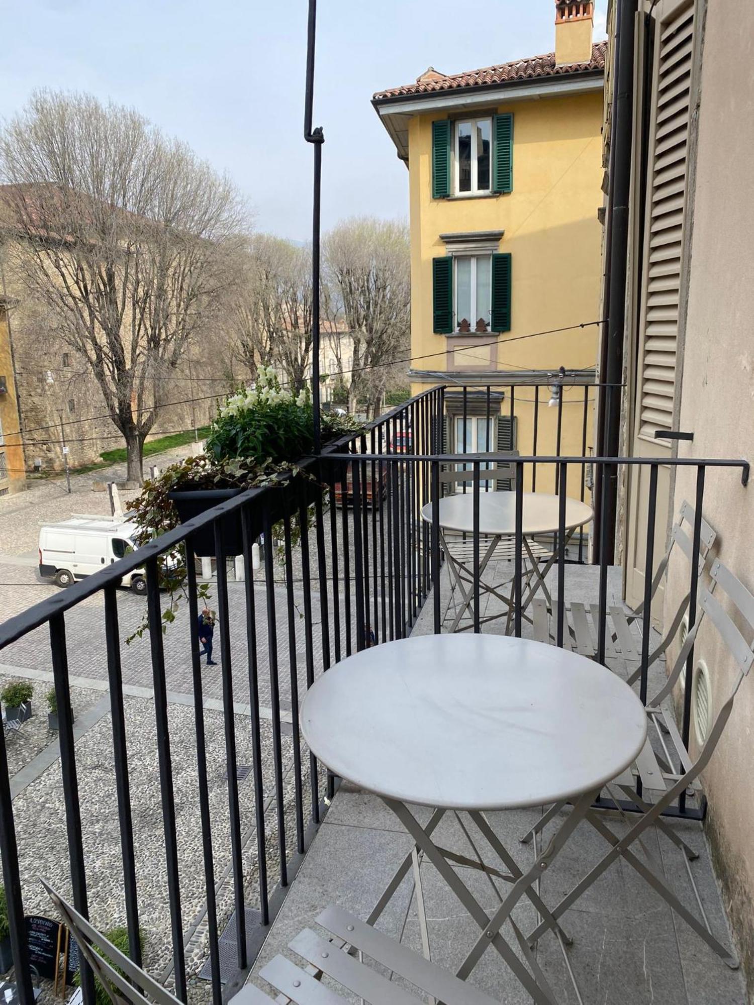 Piazza Mascheroni Home Bergamo Bagian luar foto